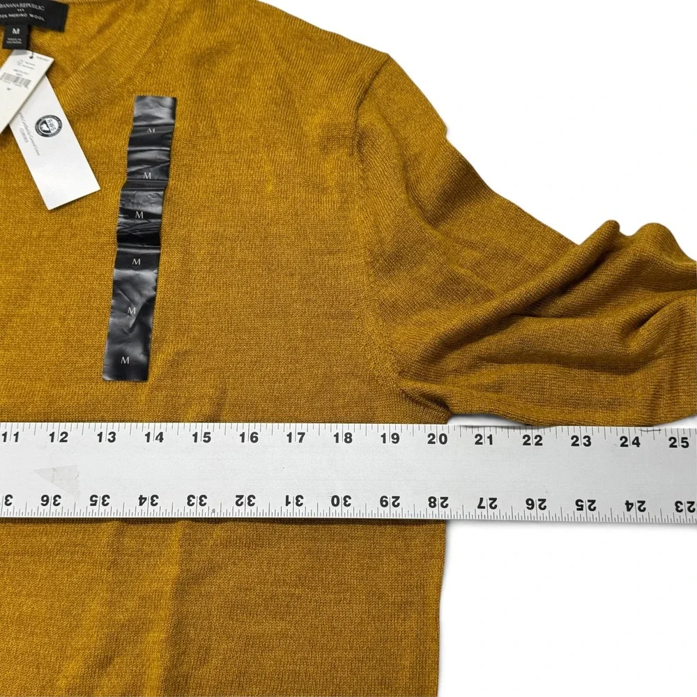 Banana Republic 100% Merino Wool Crewneck Sweater Mens Medium Mustard Yellow NWT